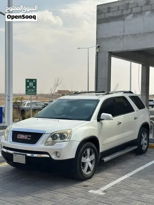 GMC Acadia 2012 photo 3