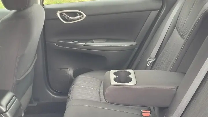 Nissan Sentra 2018 photo 4
