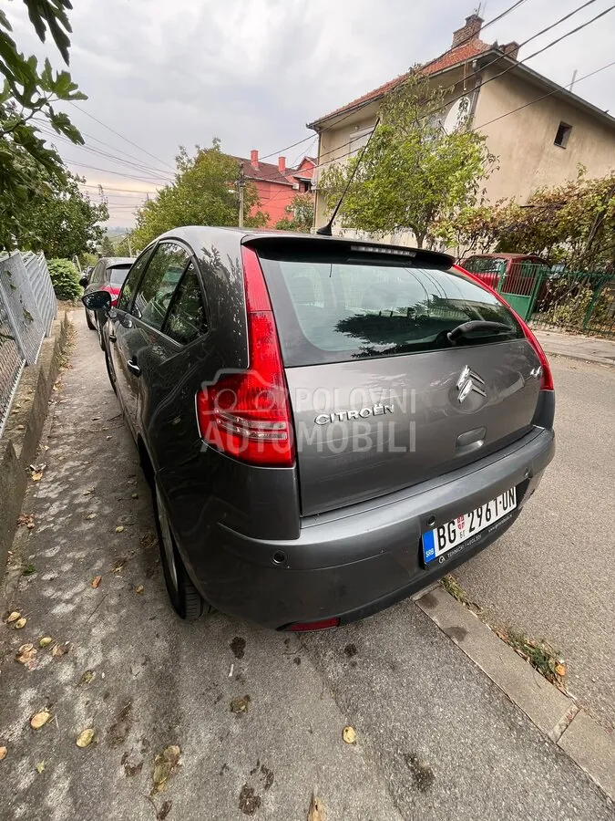 Citroen C4 2010 photo 4