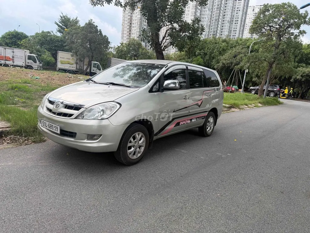 Toyota Innova 2008 photo 4