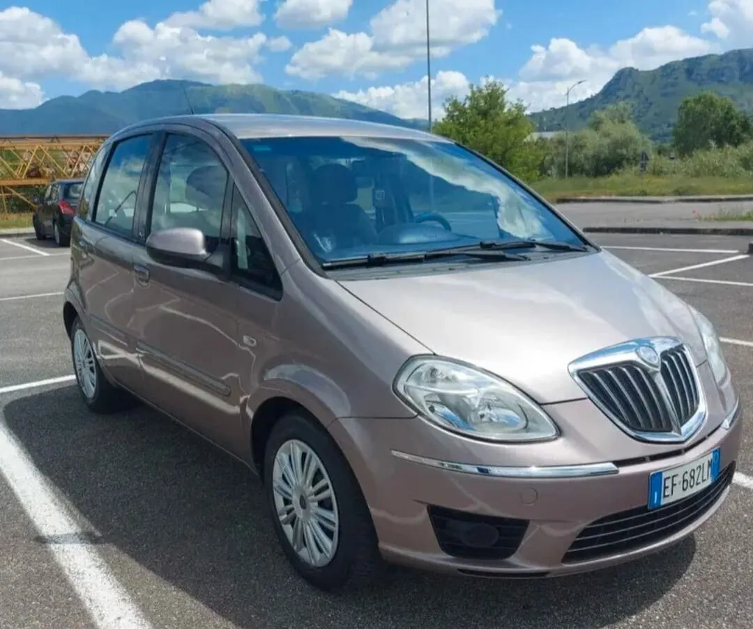 Lancia Musa 2011 photo 2