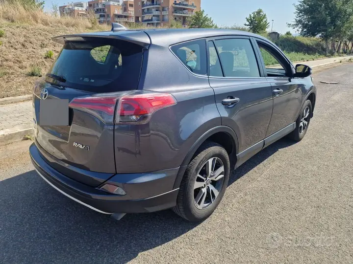 Toyota Rav4 2017 photo 3