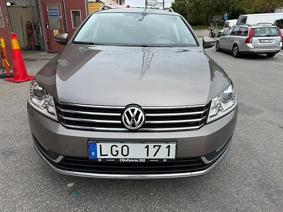 Volkswagen Passat 2011 photo 2