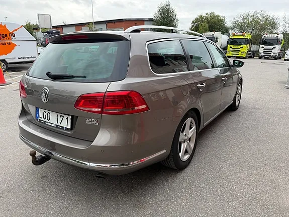 Volkswagen Passat 2011 photo 4