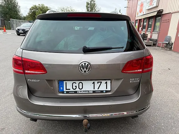 Volkswagen Passat 2011 photo 5