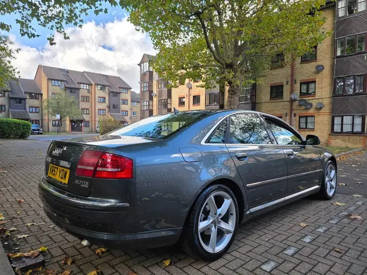 Audi A8 2007 photo 3
