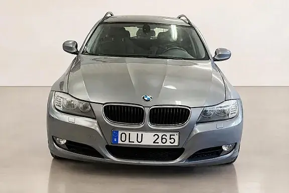 BMW 318D 2010 photo 2