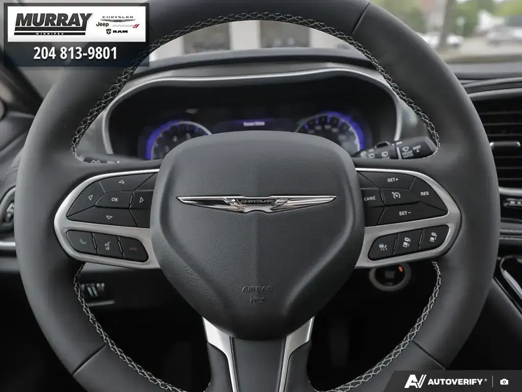 Chrysler Pacifica 2025 photo 3