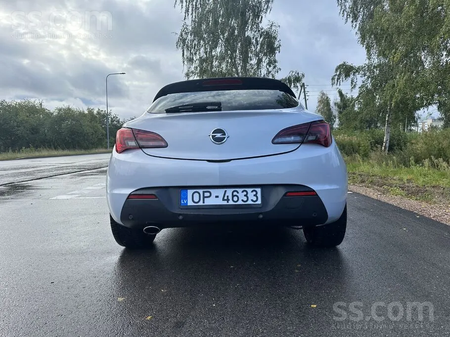 Opel Astra 2012 photo 4