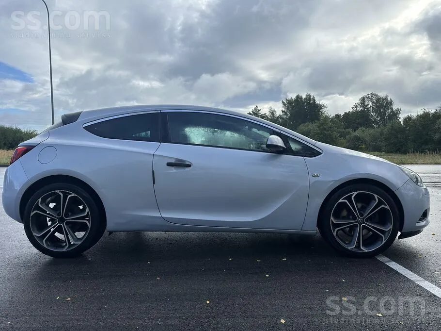 Opel Astra 2012 photo 3