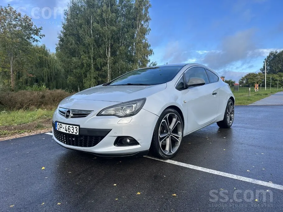 Opel Astra 2012 photo 2