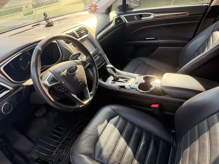 Ford Fusion 2015 photo 2