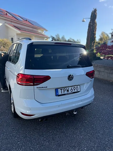 Volkswagen Touran 2017 photo 2