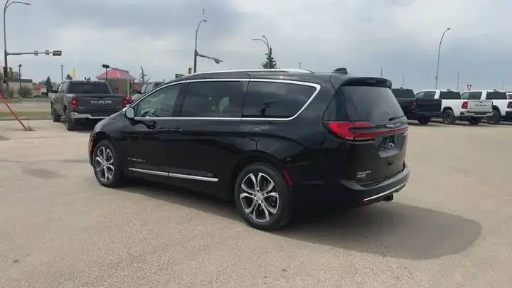 Chrysler Pacifica 2026 photo 4
