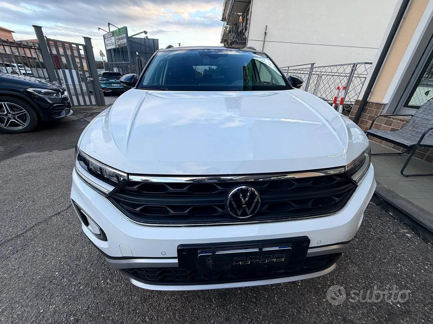 Volkswagen T-Roc 2023 photo 2