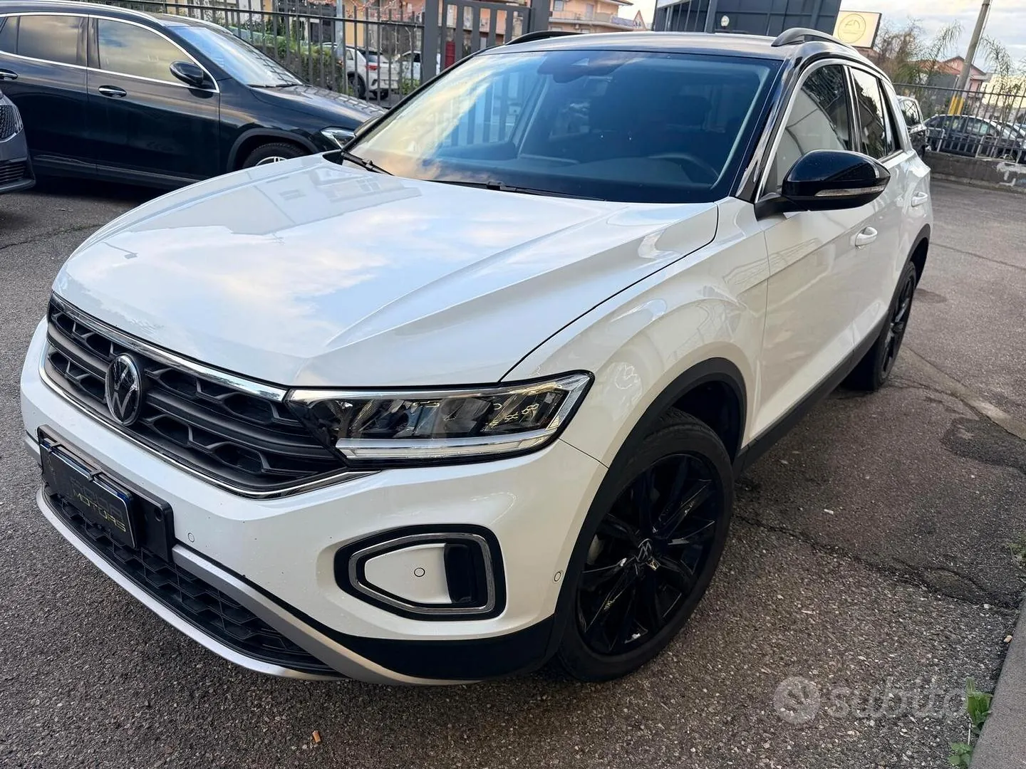 Volkswagen T-Roc 2023 photo 3