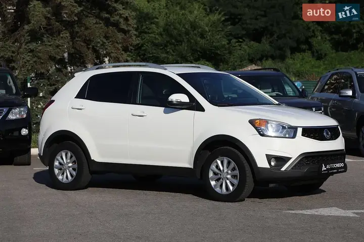 KG Mobility Korando 2014 photo 4