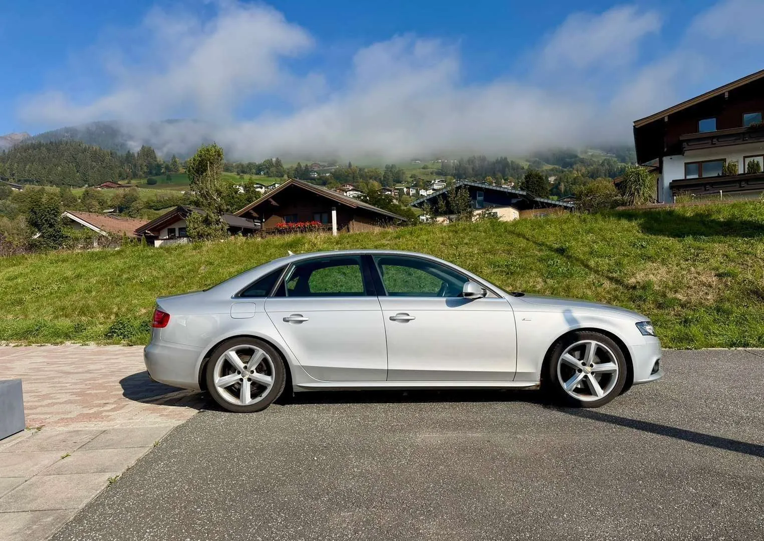 Audi A4 2009 photo 4