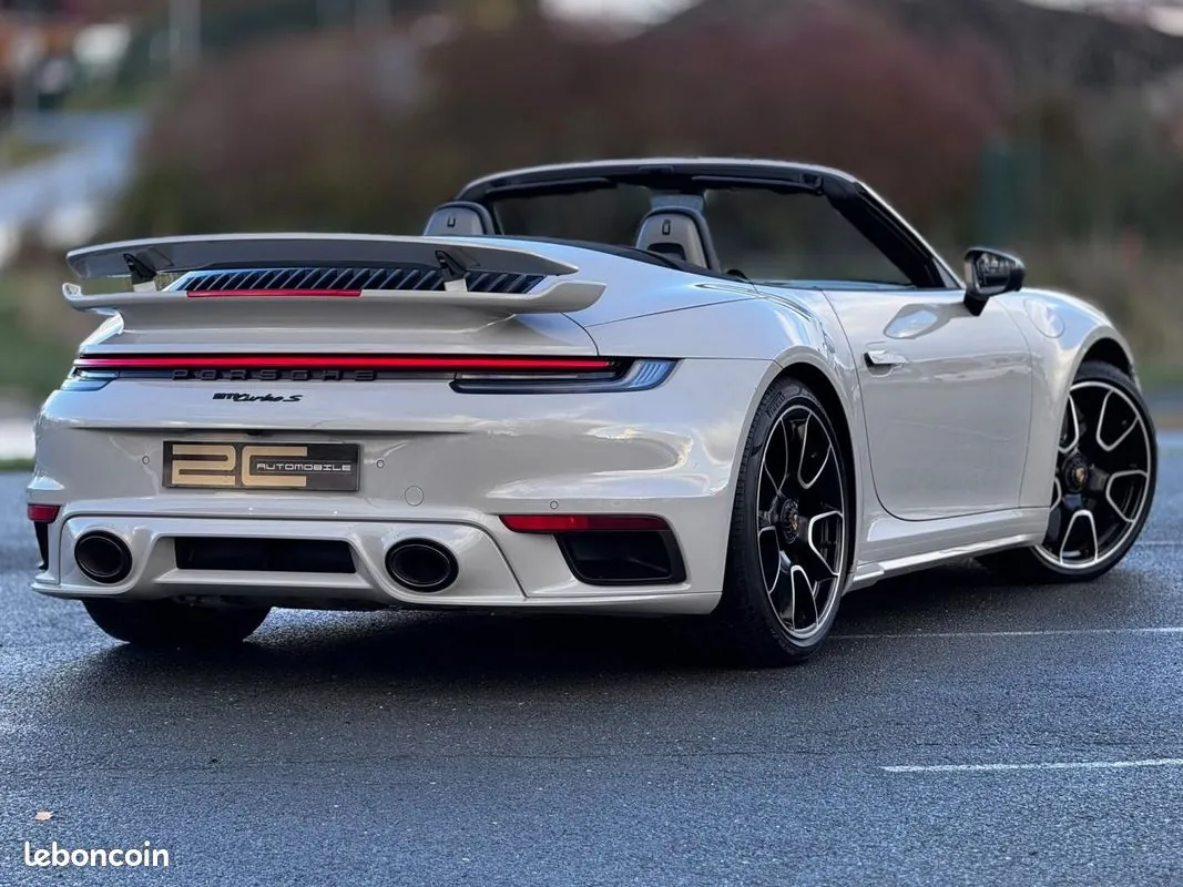 Porsche 911 2021 photo 2