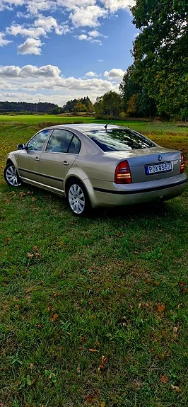 Skoda Superb 2006 photo 2