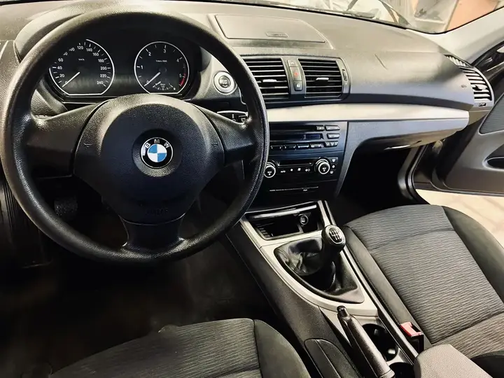 BMW 1 Series 2008 photo 2