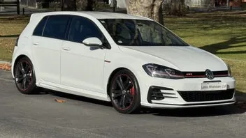 Volkswagen Golf 2018 photo 2