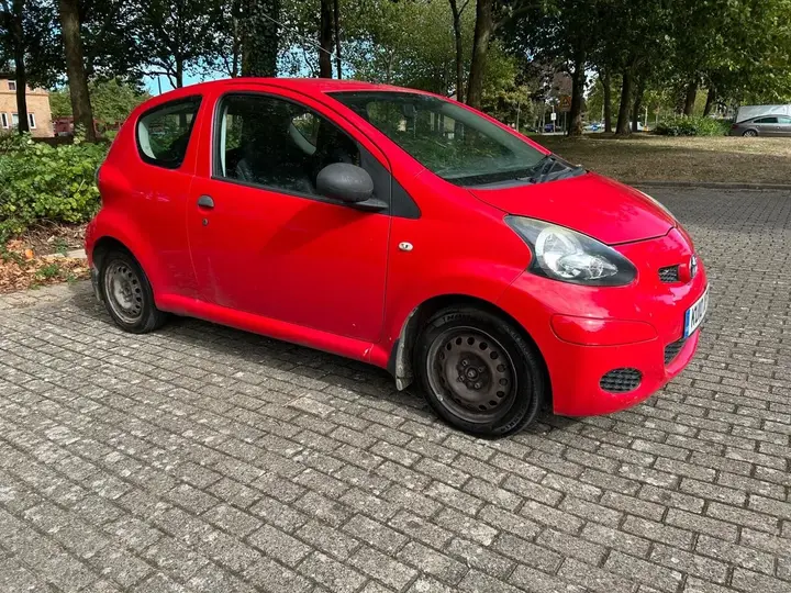 Toyota Aygo 2010 photo 2