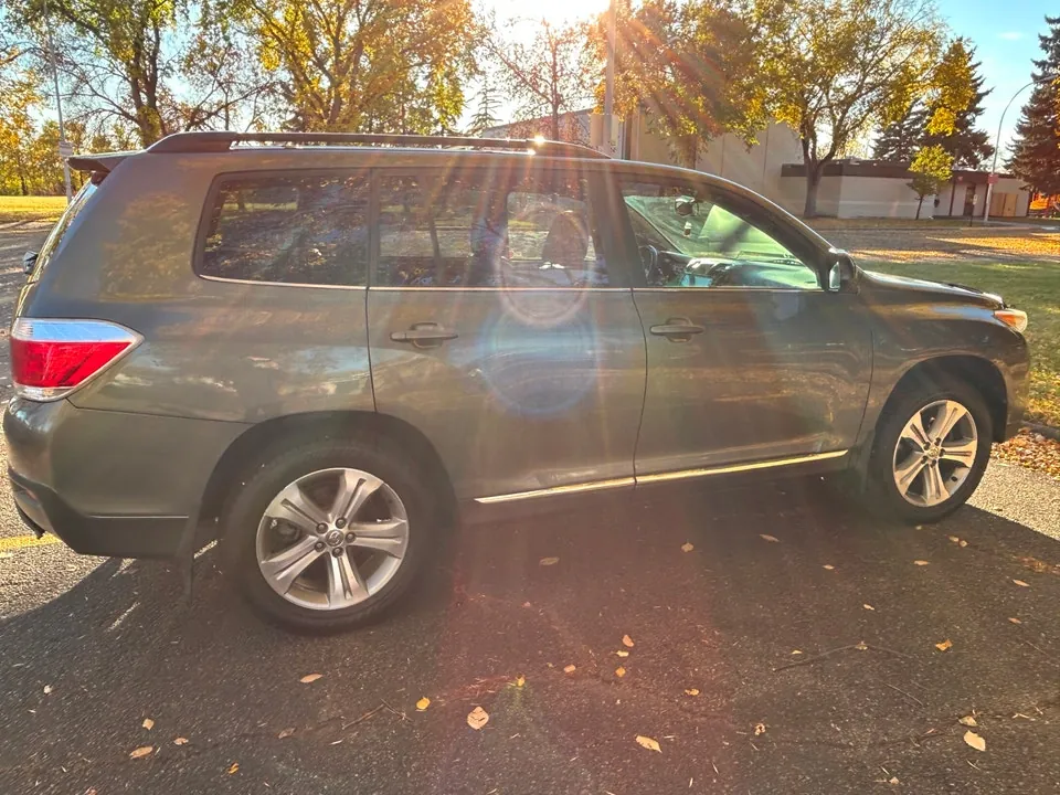 Toyota Highlander 2013 photo 4