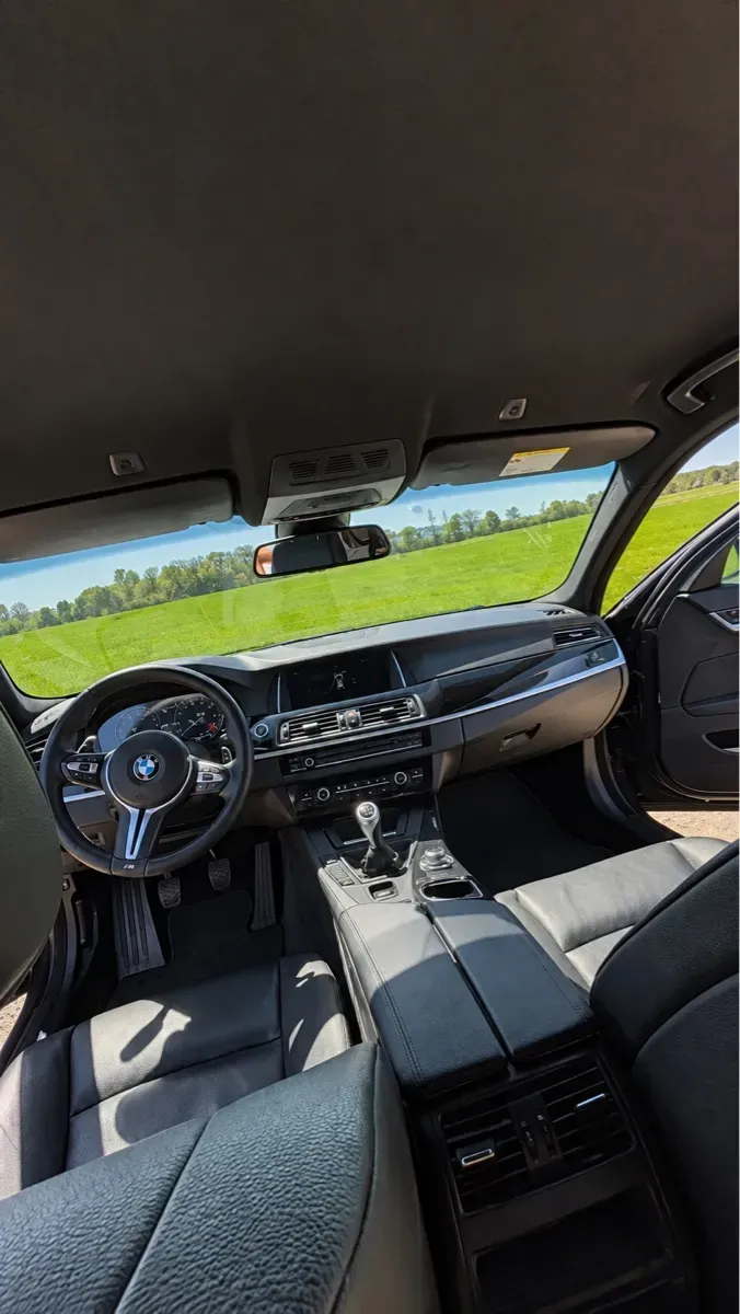 BMW 5 Series 2010 photo 3