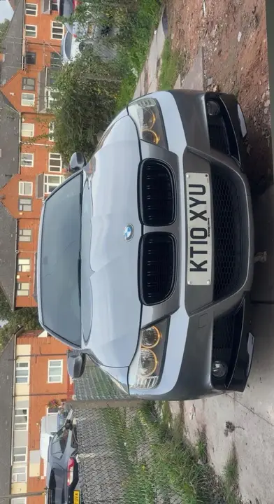 BMW 3 Series 2010 photo 2