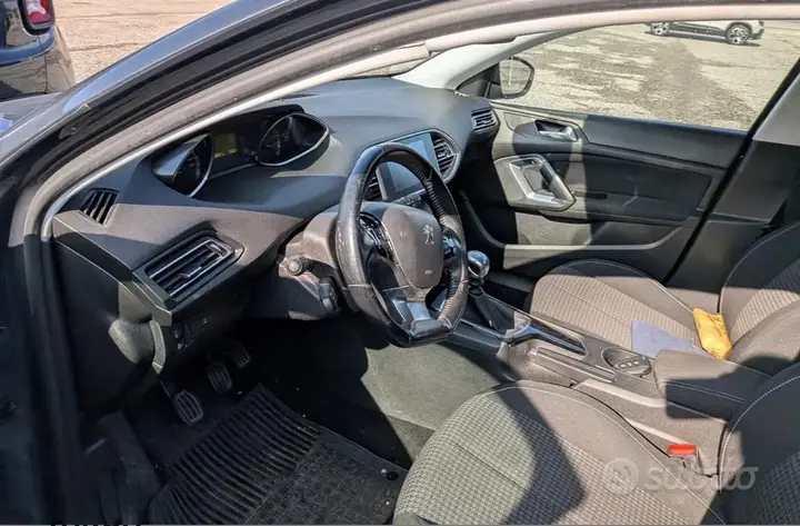 Peugeot 308 2019 photo 5