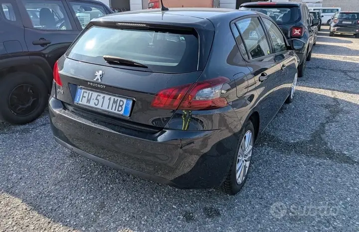 Peugeot 308 2019 photo 3