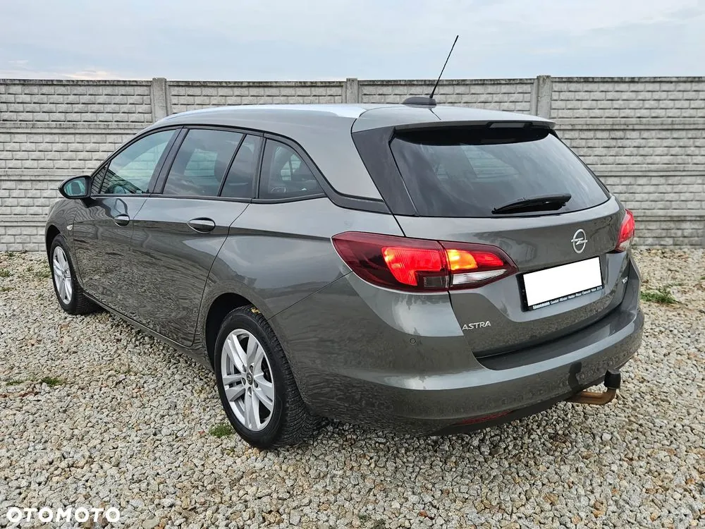 Opel Astra 2017 photo 2