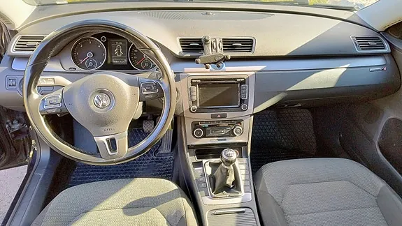 Volkswagen Passat 2012 photo 5
