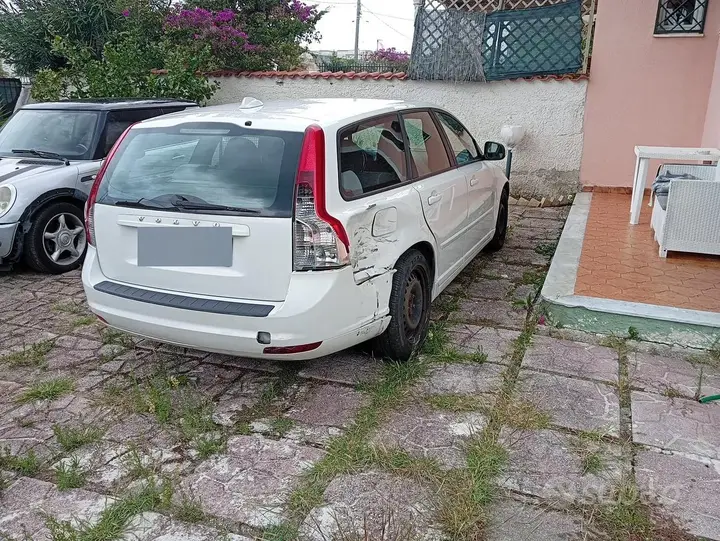 Volvo V50 2011 photo 4