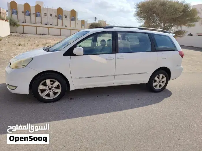 Toyota Sienna 2005 photo 2