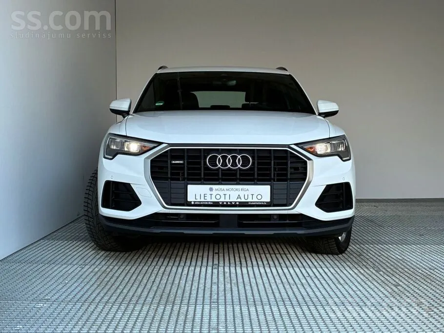 Audi Q3 2021 photo 2