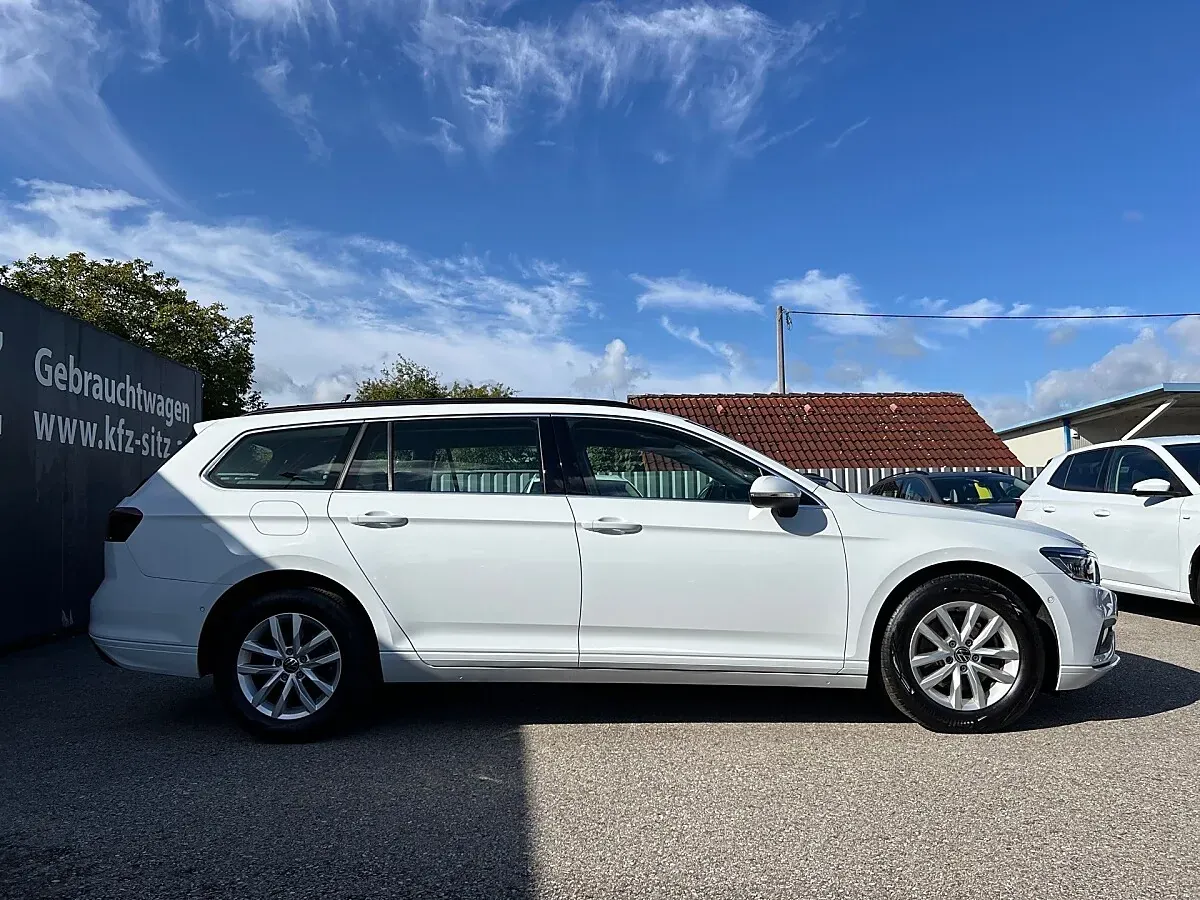Volkswagen Passat 2024 photo 2