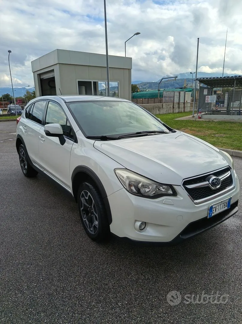 Subaru Xv 2014 photo 2