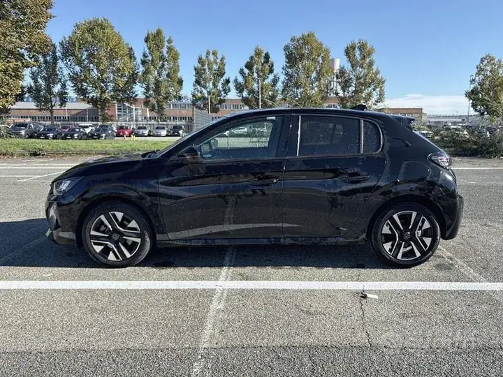 Peugeot 208 2025 photo 2