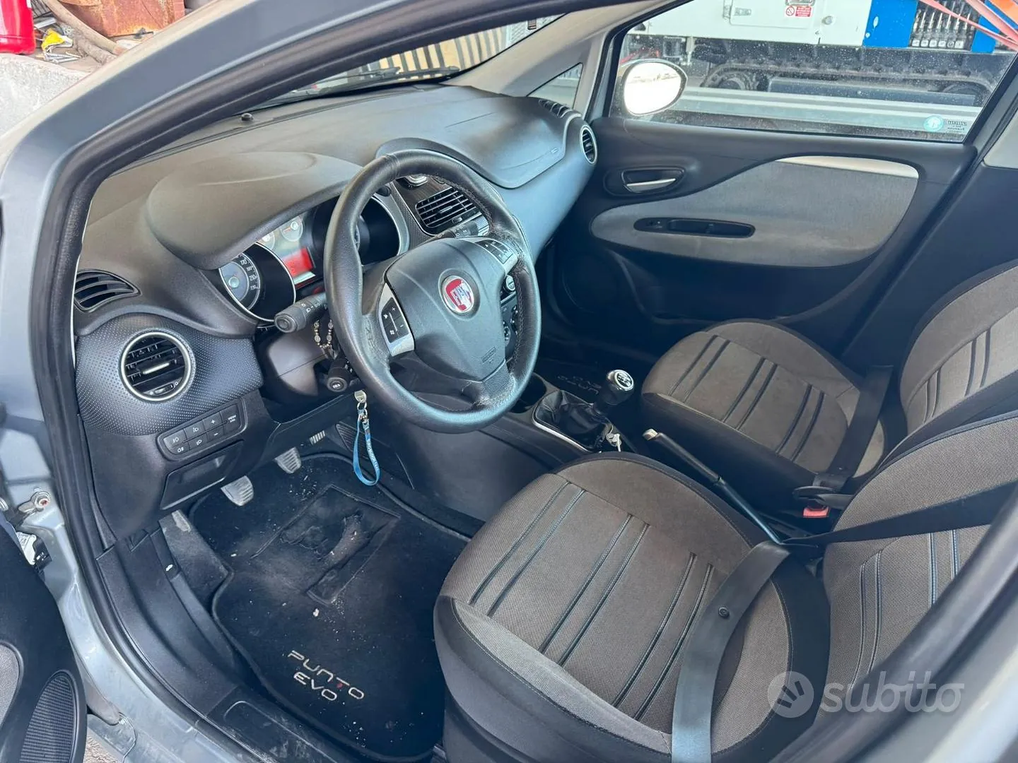 Fiat Punto Evo 2009 photo 2
