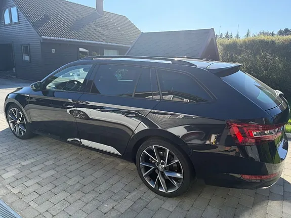 Skoda Superb 2018 photo 2