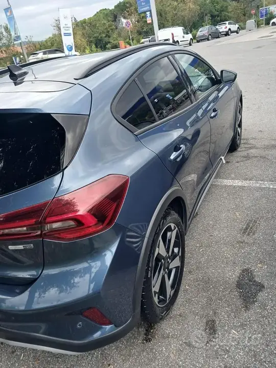 Ford Focus 2023 photo 2