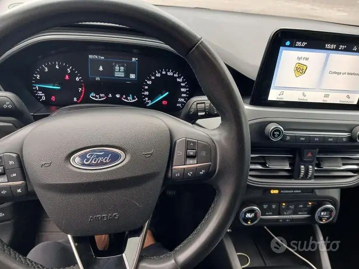 Ford Focus 2023 photo 3