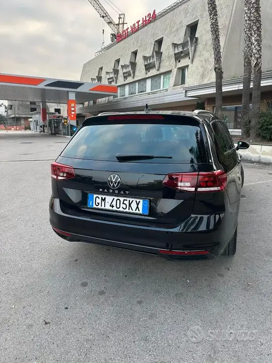 Volkswagen Passat 2022 photo 3