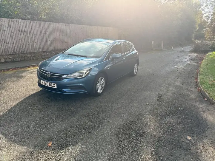 Vauxhall Astra 2016 photo 3
