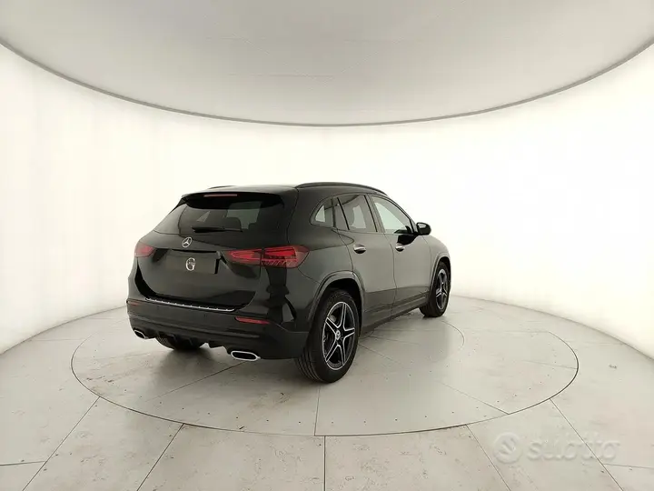Mercedes-Benz Gla photo 3