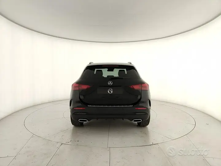 Mercedes-Benz Gla photo 4