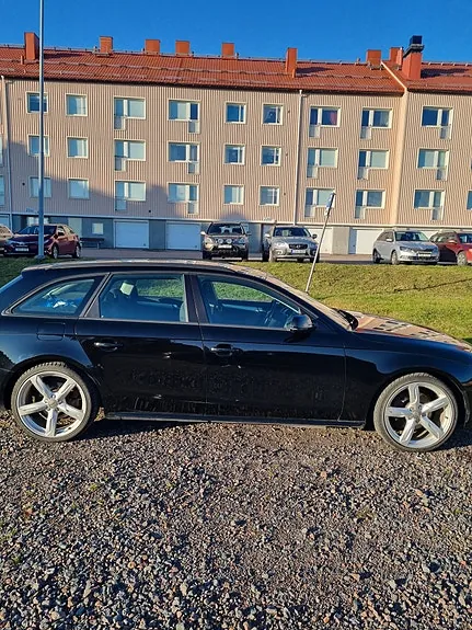 Audi A4 2011 photo 3