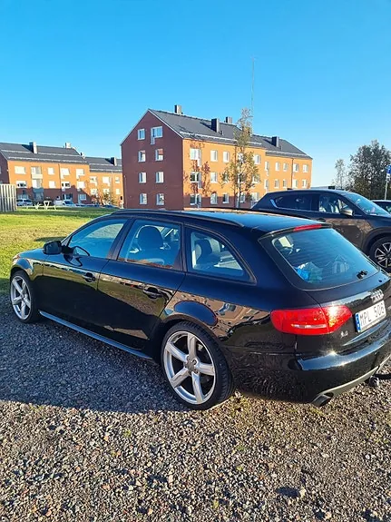Audi A4 2011 photo 4